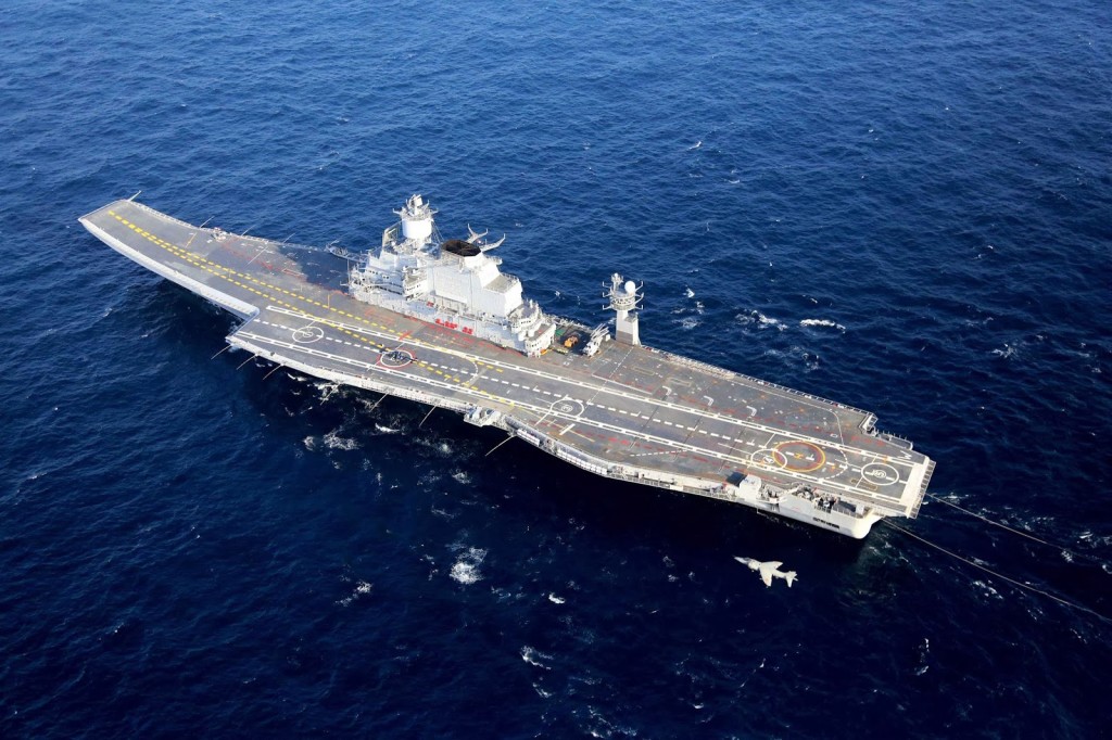 INS_Vikramaditya_(R33)_with_a_Sea_Harrier