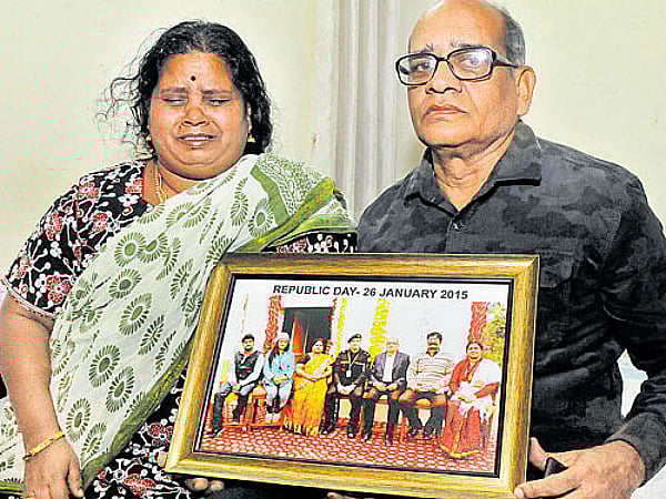 Lt Col Niranjan Parents