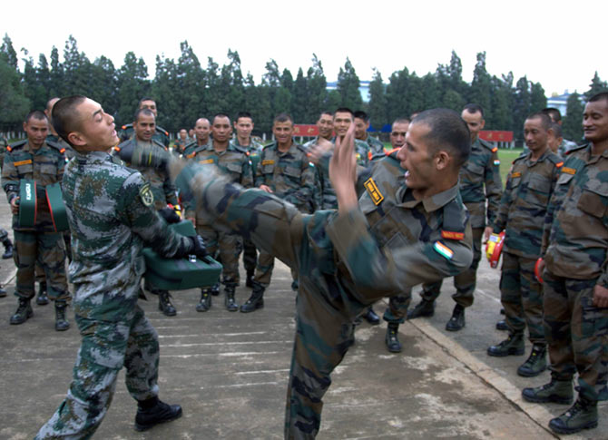China vs Indian Fight Army