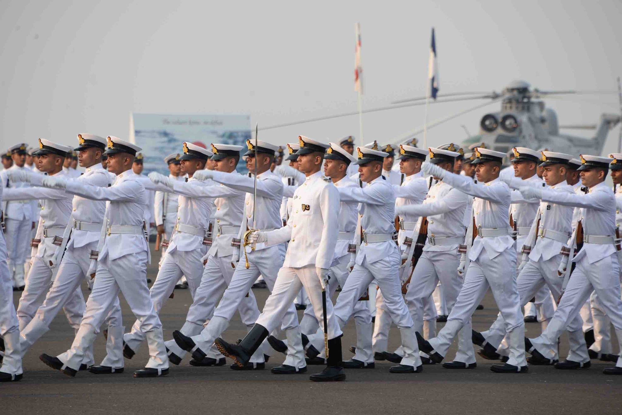 indian-navy-pop-2016-10