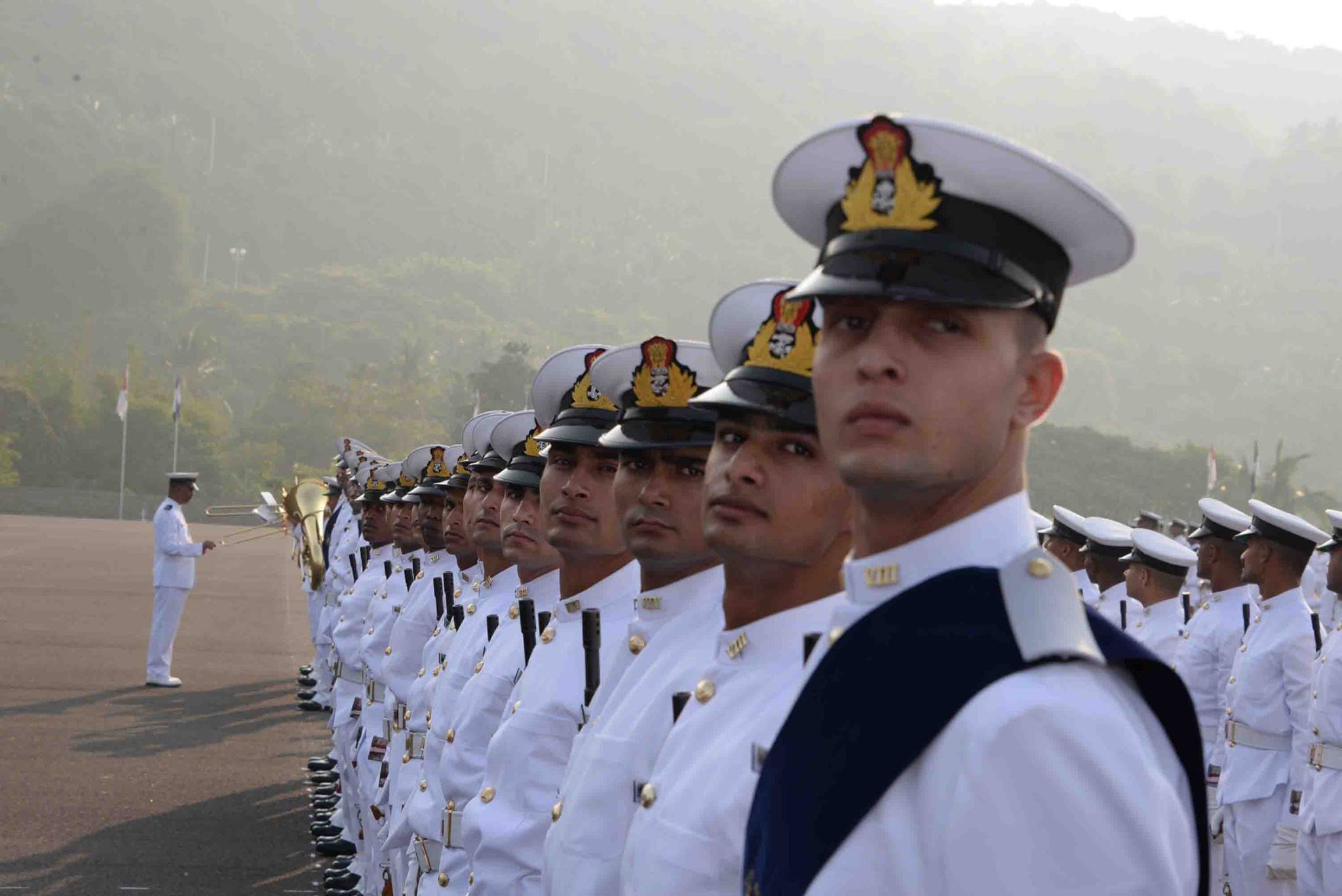indian-navy-pop-2016-12