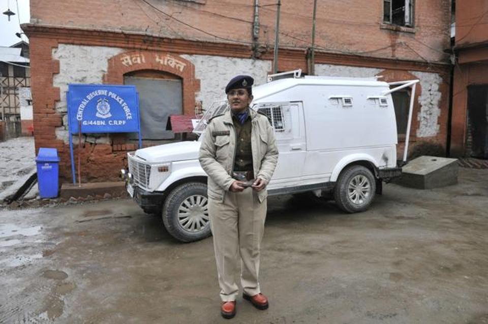 srinagar hindustan pictures assistant commandant kanchan srinagar