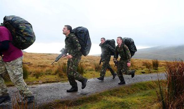 UKs Special Air Services Required 64 km Run in 20 Hours