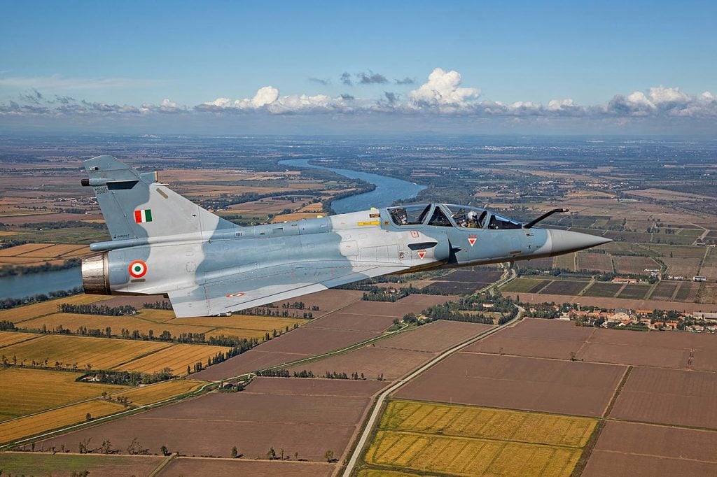 Mirage 2000 flying