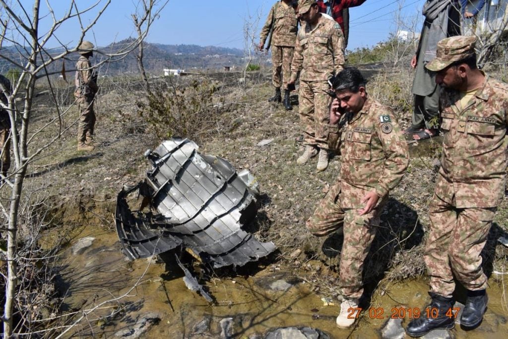 f 16 pak crash