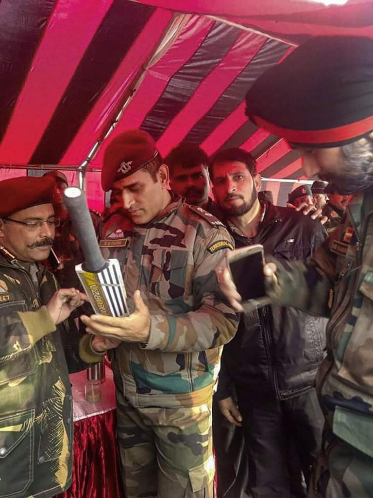 MS Dhoni an honorary lieutenant colonel