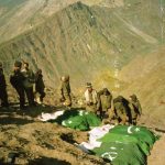 Indian soldiers burying pakistani soldiers during Kargil