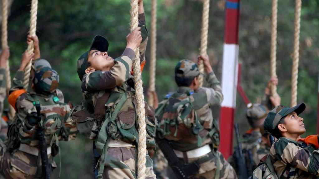 women military police 8