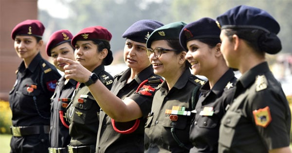 women-officers-in-army