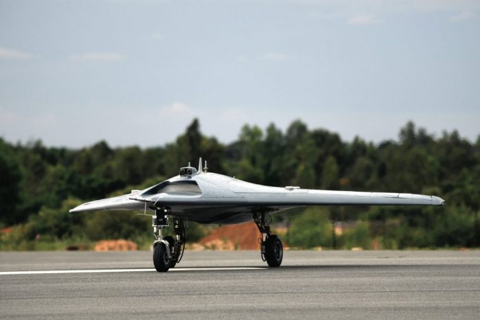 drdo-conducts-successful-maiden-flight-of-autonomous-flying-wing-technology-demonstrator-1024x683