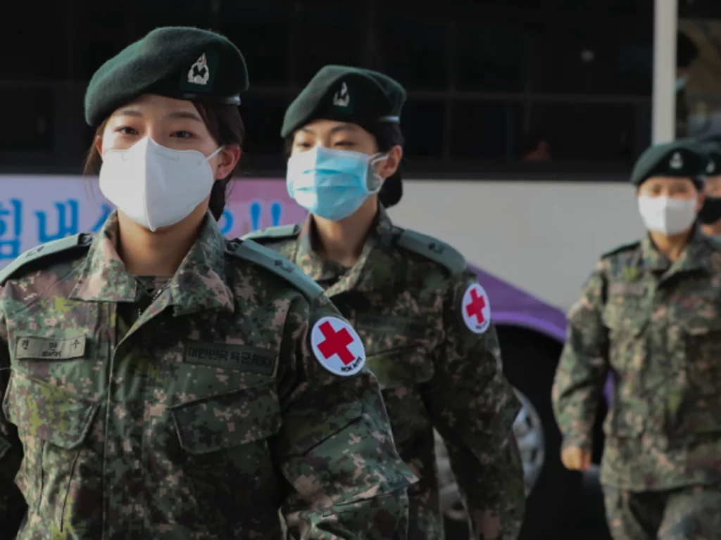 female medical workers from south korea s army
