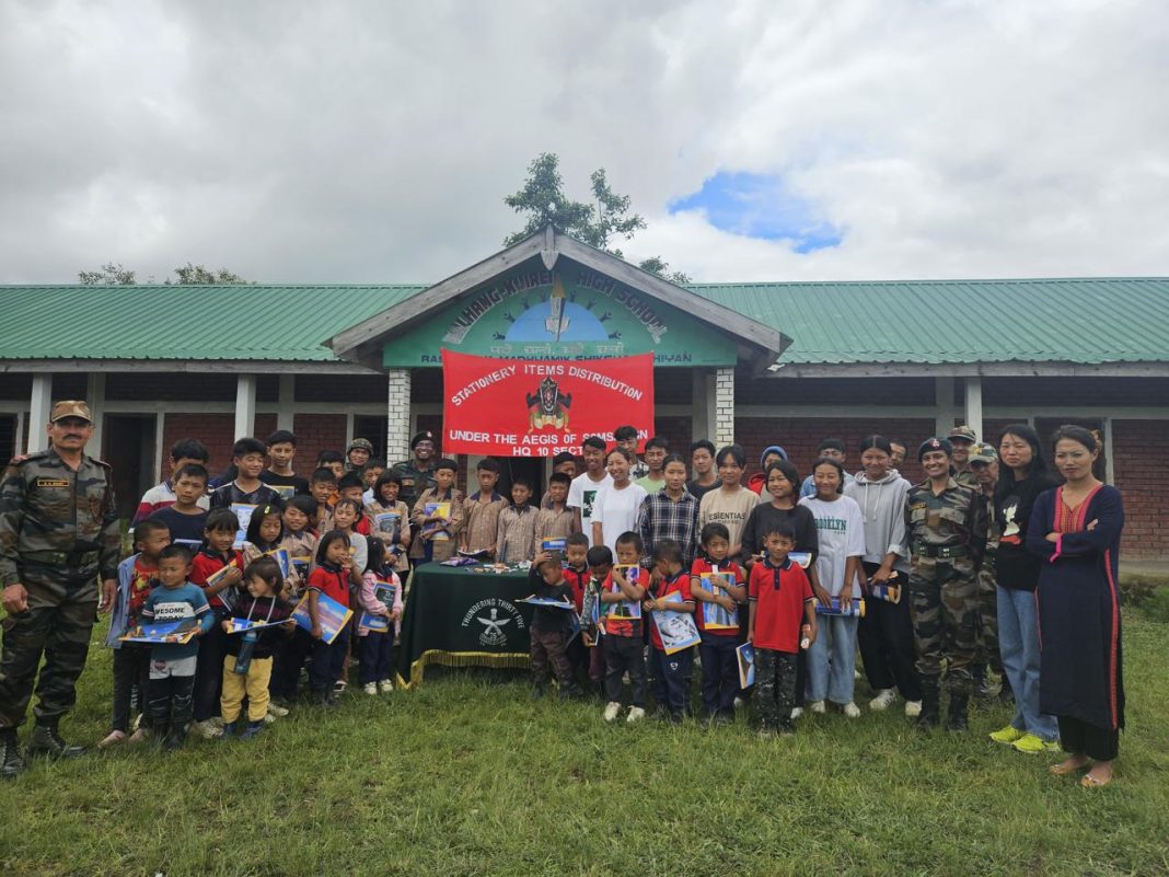 3. ASSAM RIFLES DISTRIBUTES STATIONERY ITEMS TO SCHOOL STUDENTS IN UKHRUL DISTRICT, MANIPUR(2)