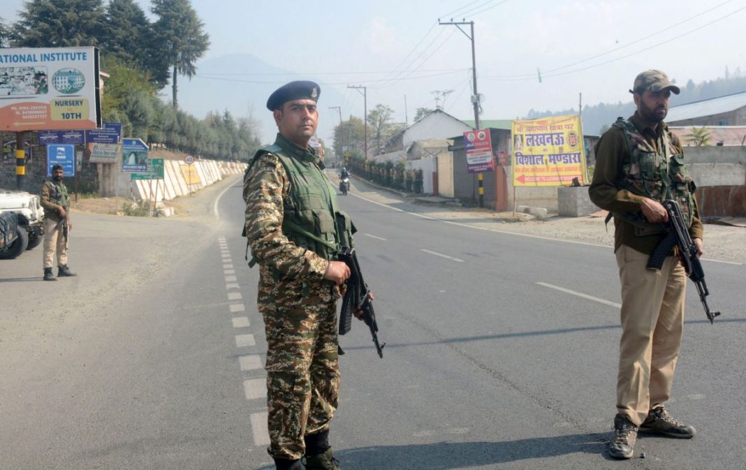 UP Labourer Shot by Terrorists in Tral, Kashmir: Third Attack in a Week Raises Alarm