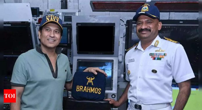 Sachin Tendulkar Expresses Gratitude to Indian Navy During Dockyard Day Visit