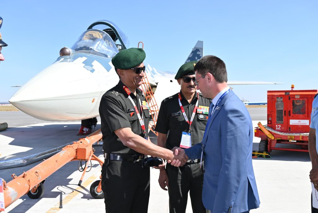 Lt Gen JP Mathew Witnesses Russian SU-57 Display at Aero India 2025