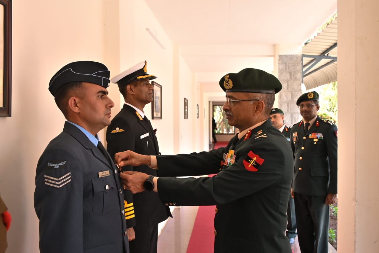 Lt Gen MV Suchindra Kumar