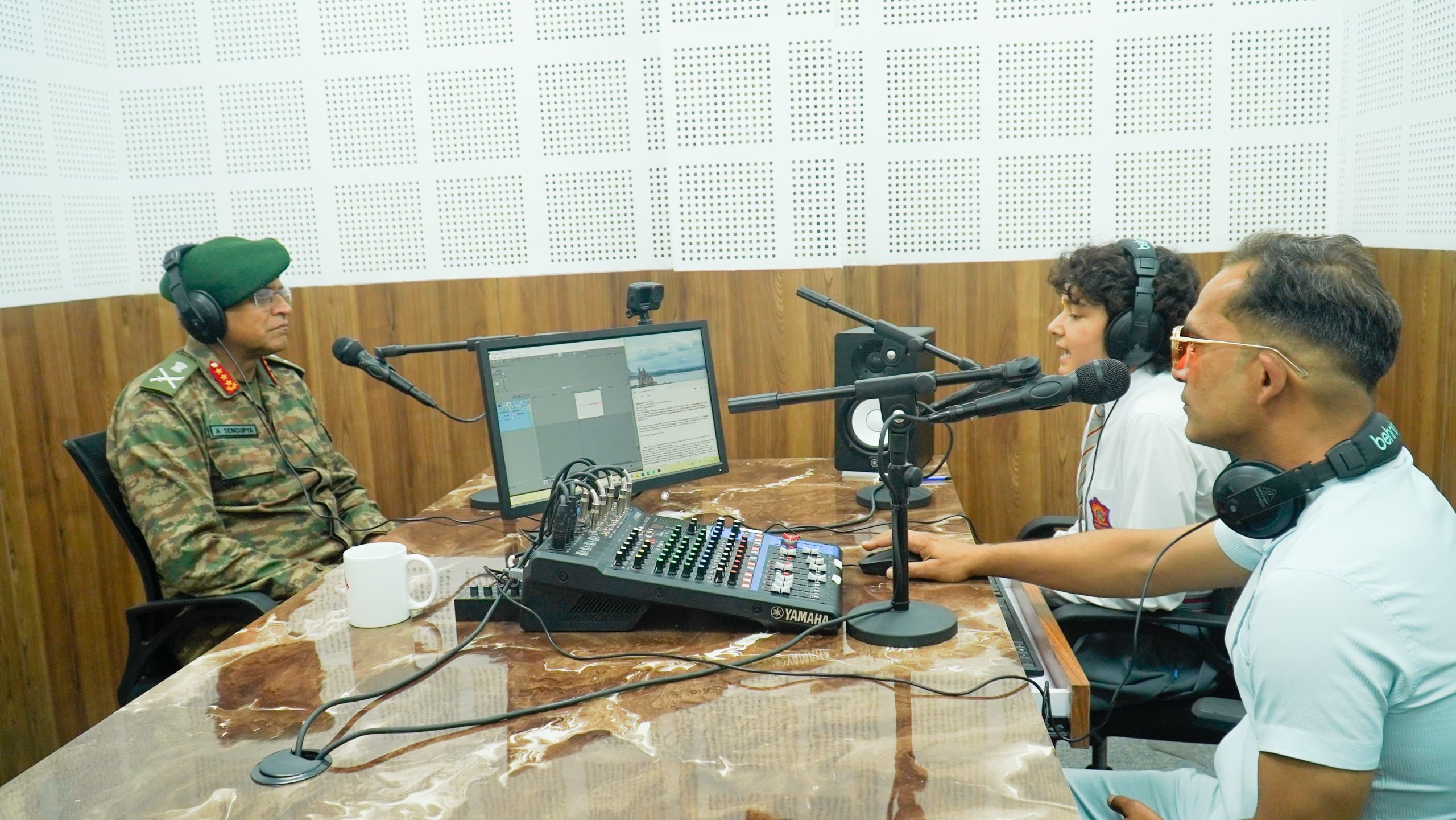 Radio scaled