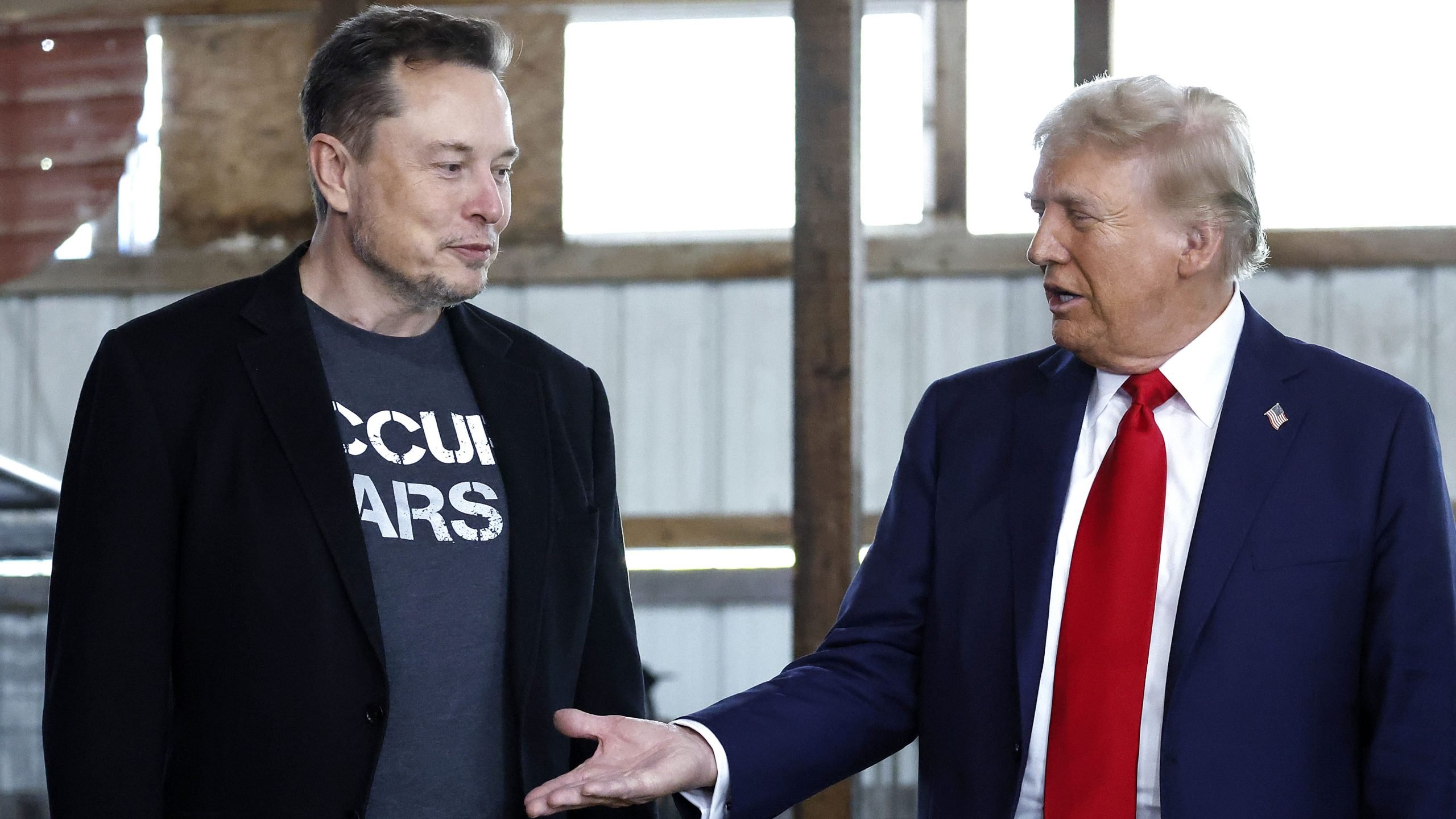 Elon Musk vs. Donald Trump scaled