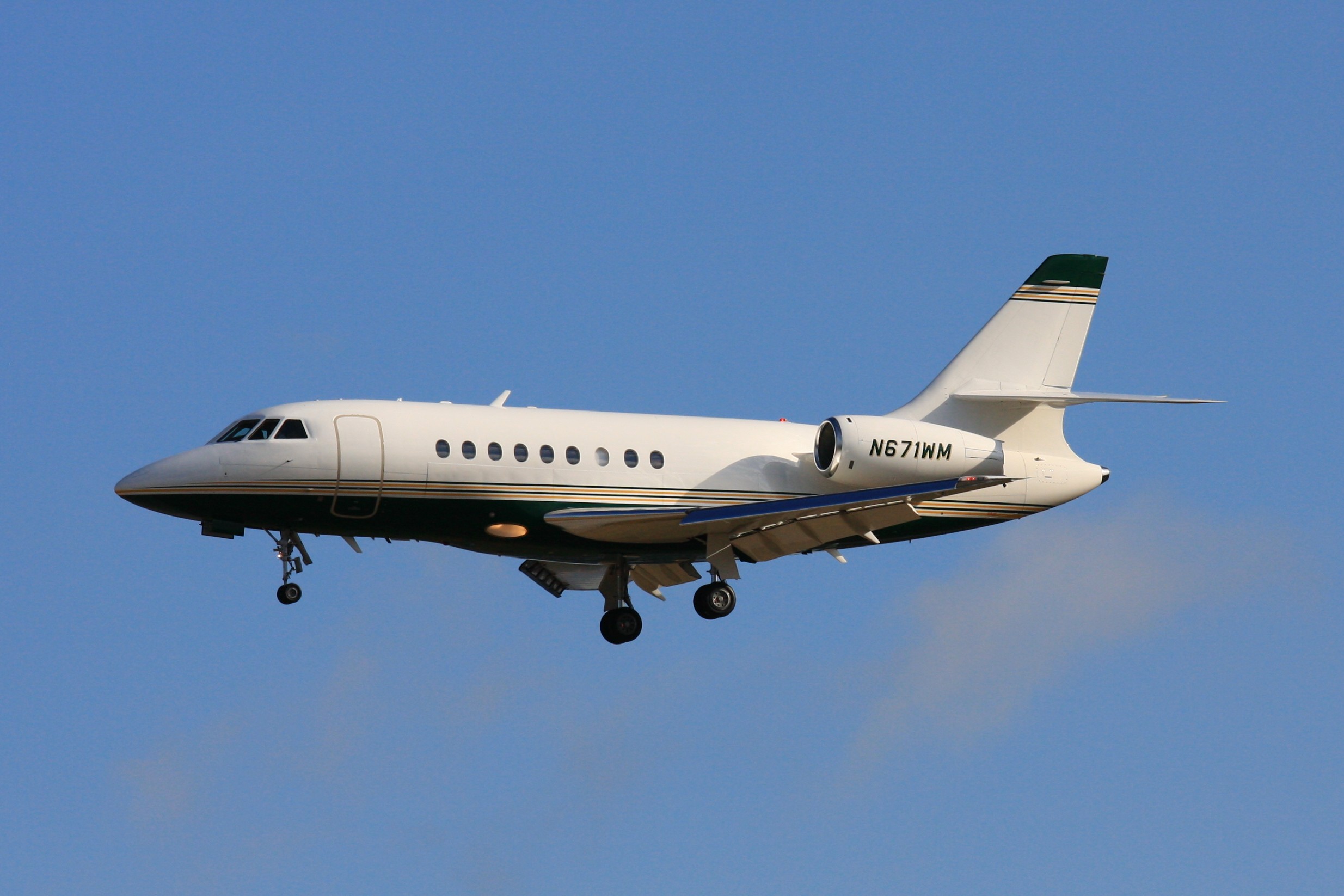 Falcon 200