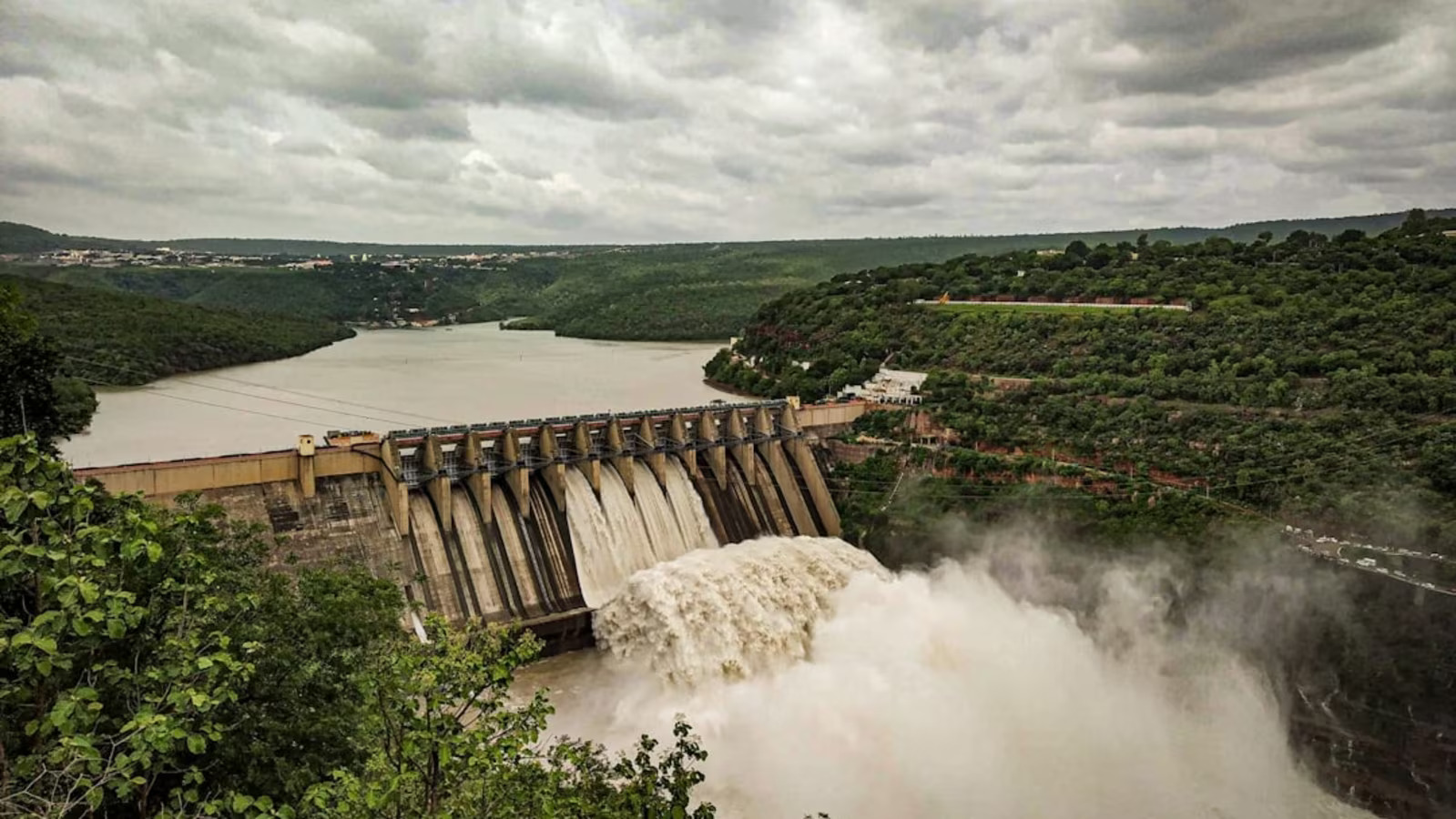 China Begins Construction of Worlds Biggest Dam