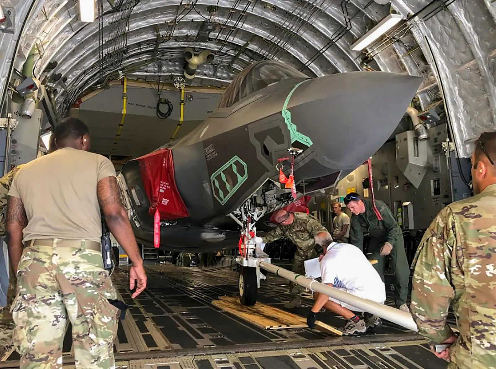 F 35