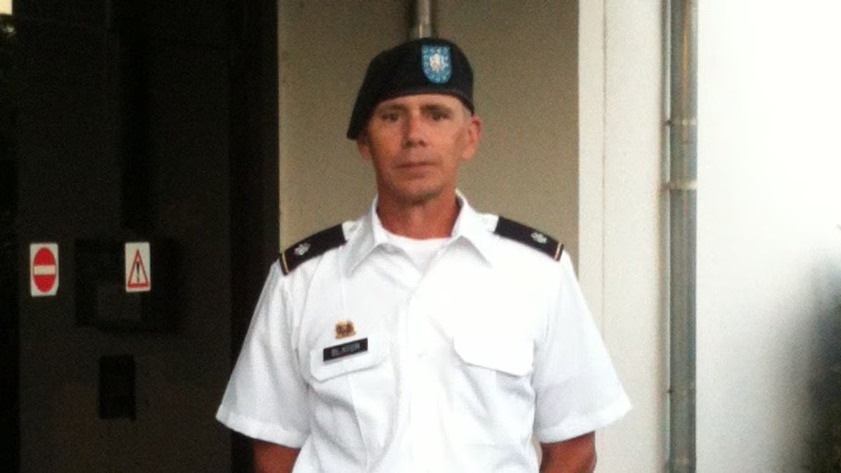 US Officer Honey Trapped