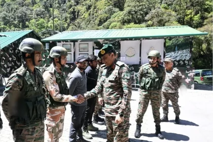 Lt Gen Kalia Shaking Hands 1