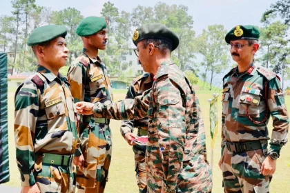 Lt Gen VMB Krishnan Commending 1