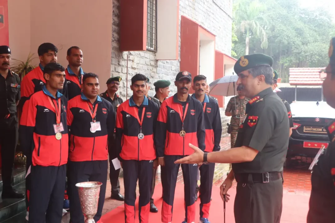 Lt Gen Rajesh Pushkar Interacting
